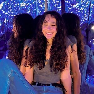 Meet your Posher, Eva